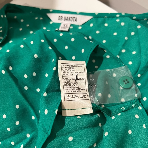 BB Dakota Wrap Top in Pepper Green, Size XS - Picture 8 of 8